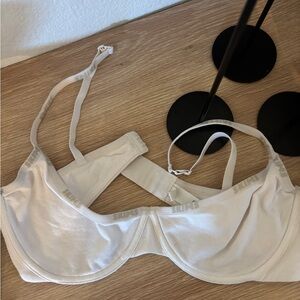SKIMS Cream Underwire Bra